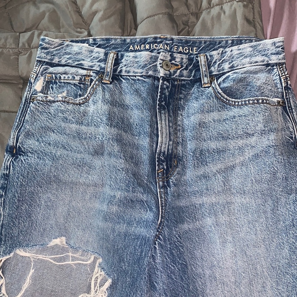 American Eagle mom jeans